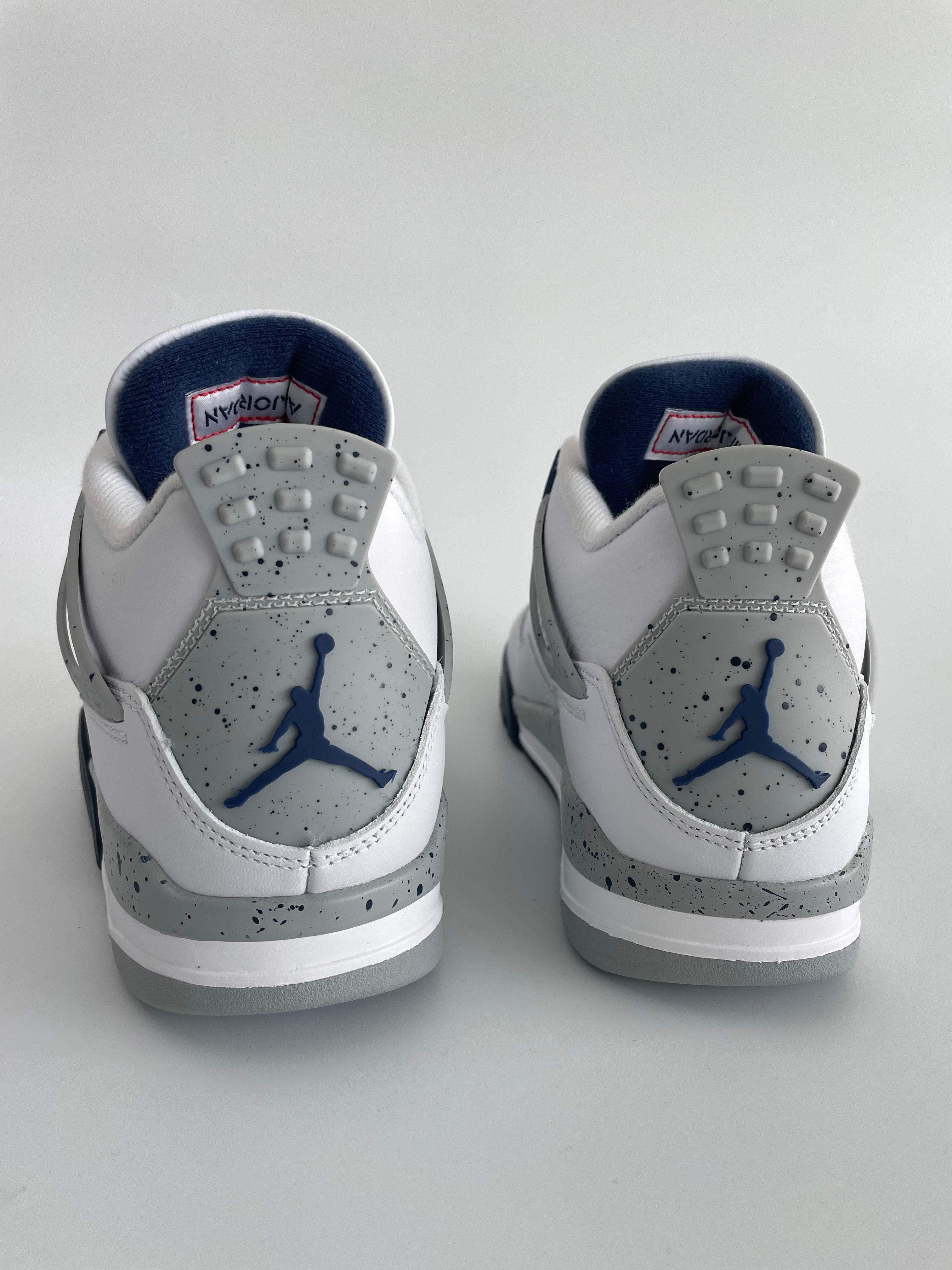 Jordan 4 “Midnight Navy”