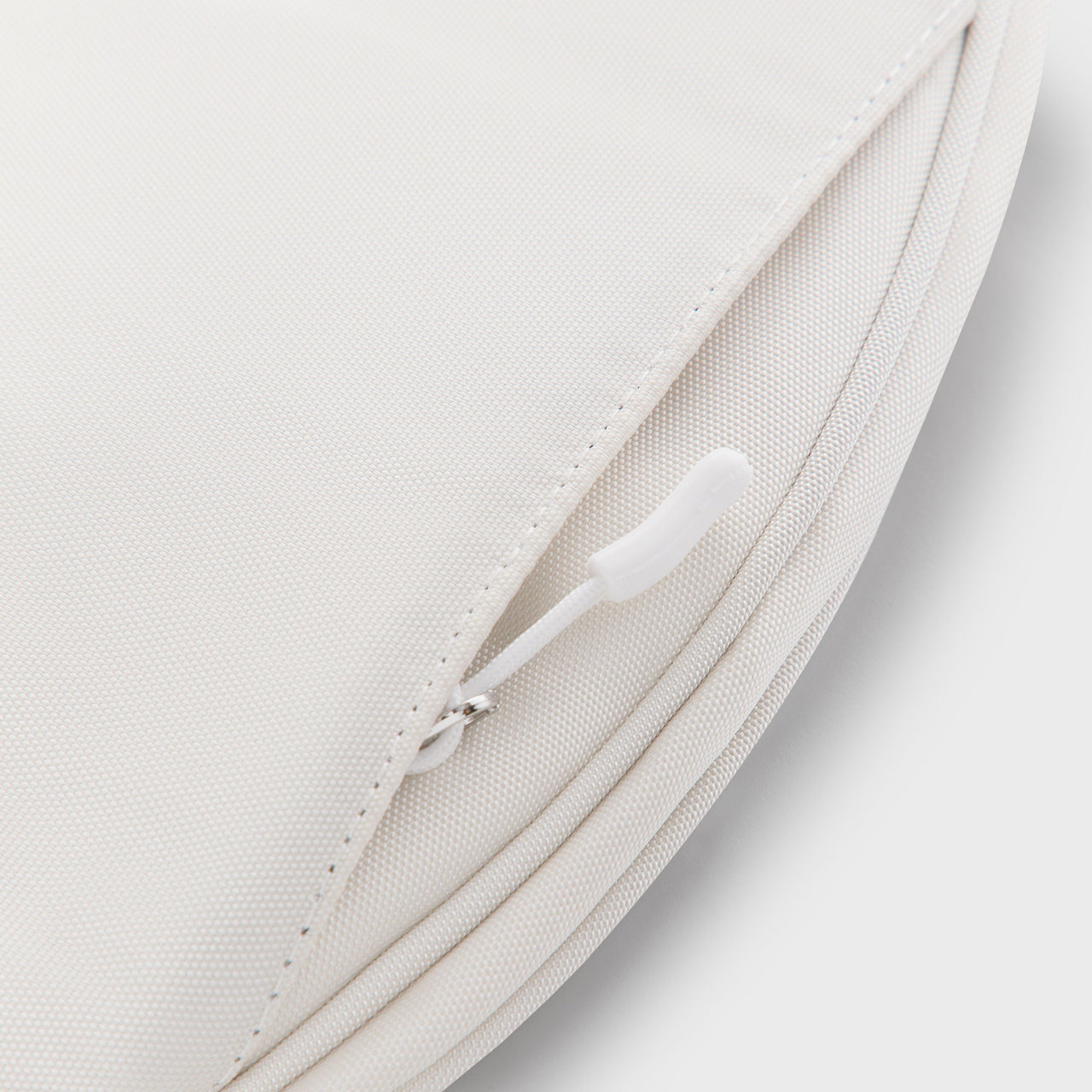 Kith x Wilson Retro Racket Cover “White”