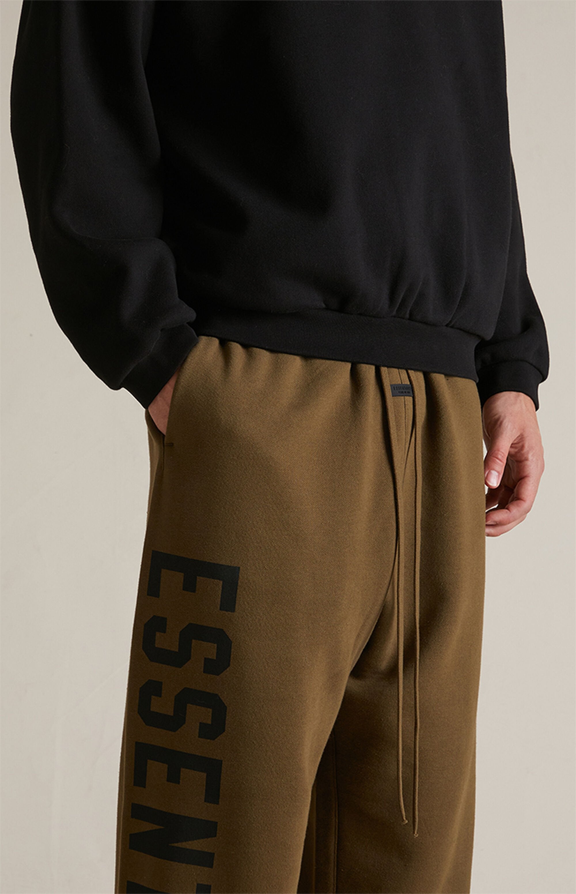 Essentials Sweatpants Relaxed “Olive” (FW24)