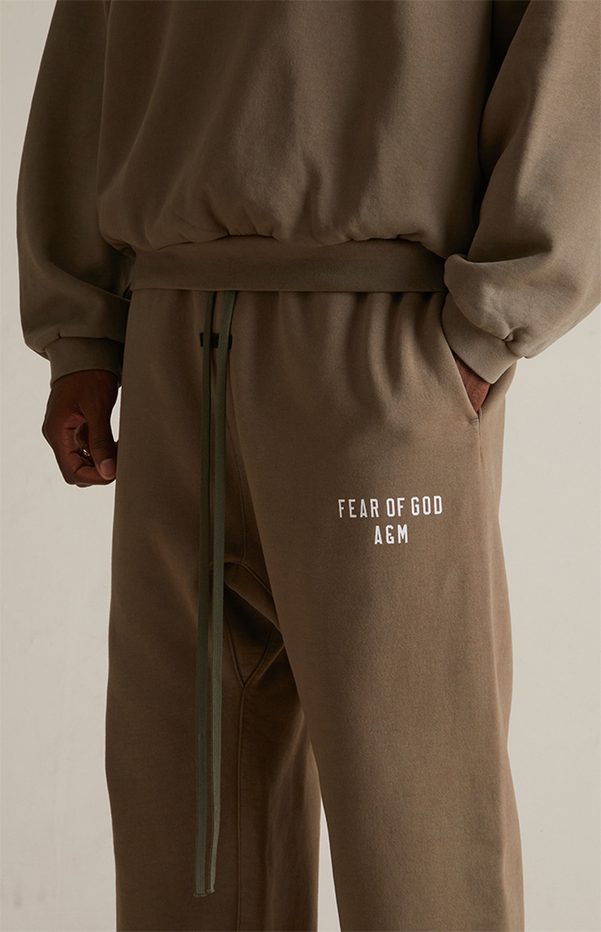 Essentials Heavy  Sweatpants “Military” (FW24)