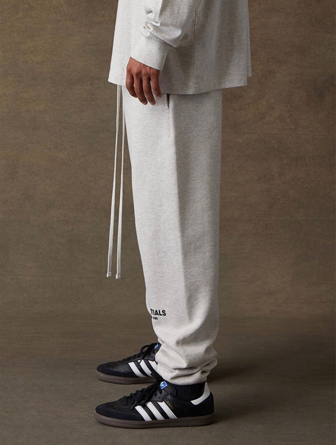 Essentials Sweatpants “Light Oatmeal” (SS22)