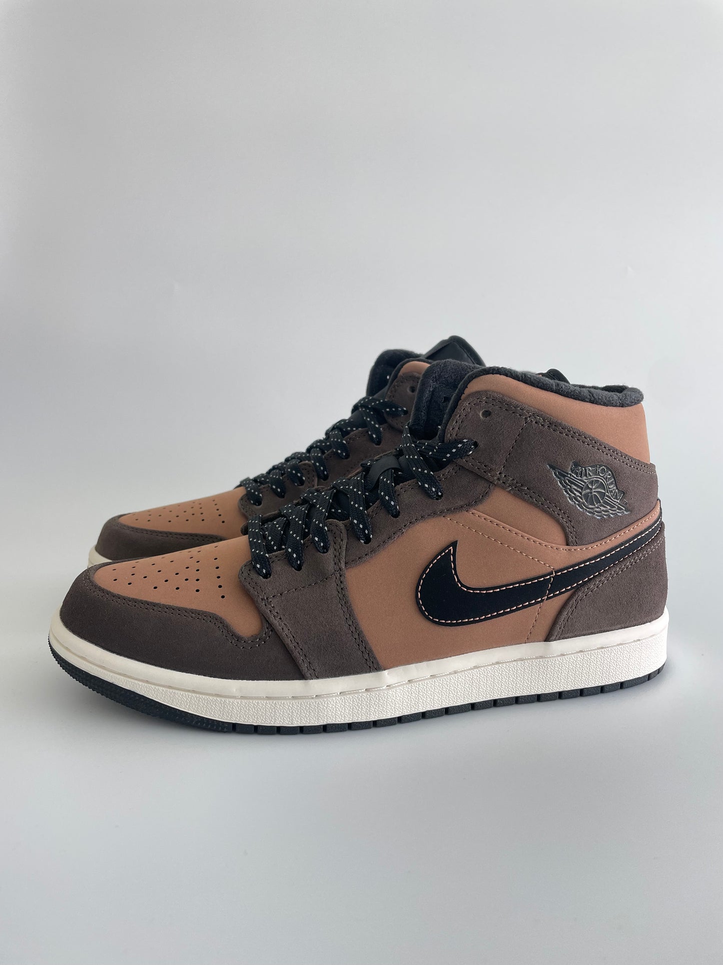 Jordan 1 Mid “Dark Chocolate”