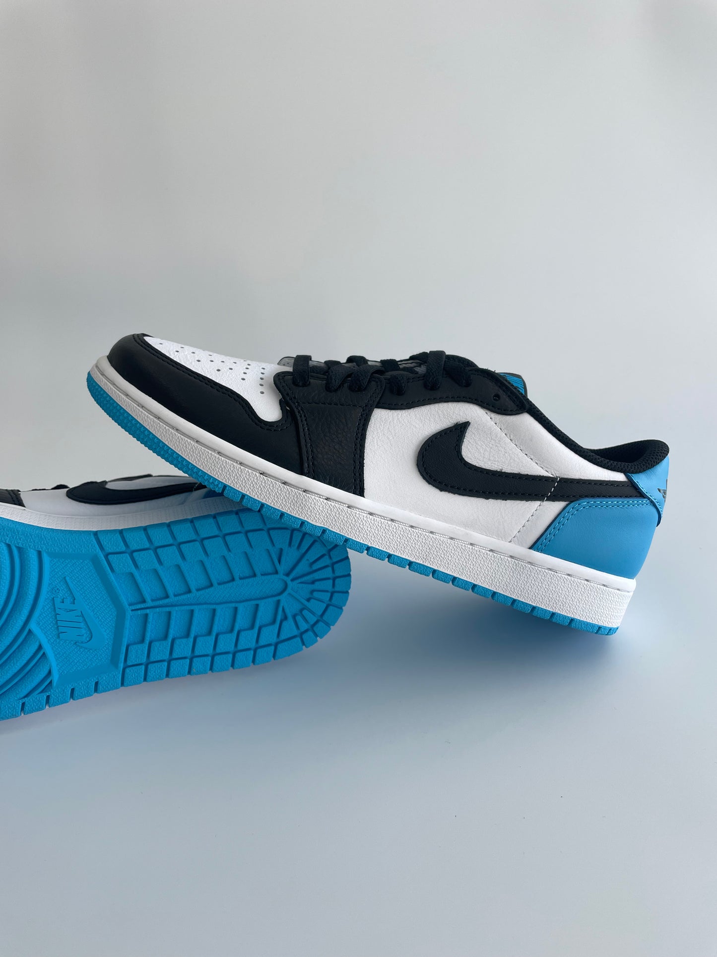 Jordan 1 Low OG “Powder Blue”