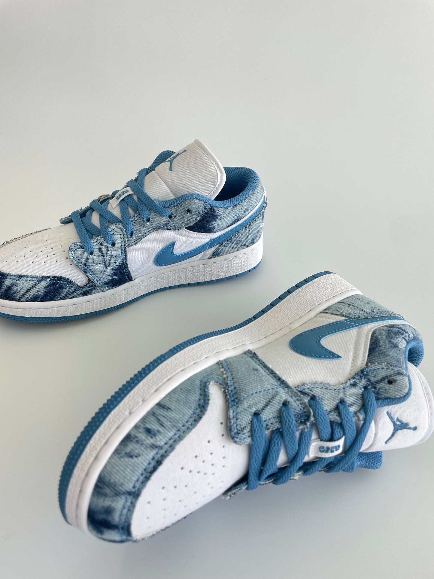 Jordan 1 Low “Washed Denim” (GS)