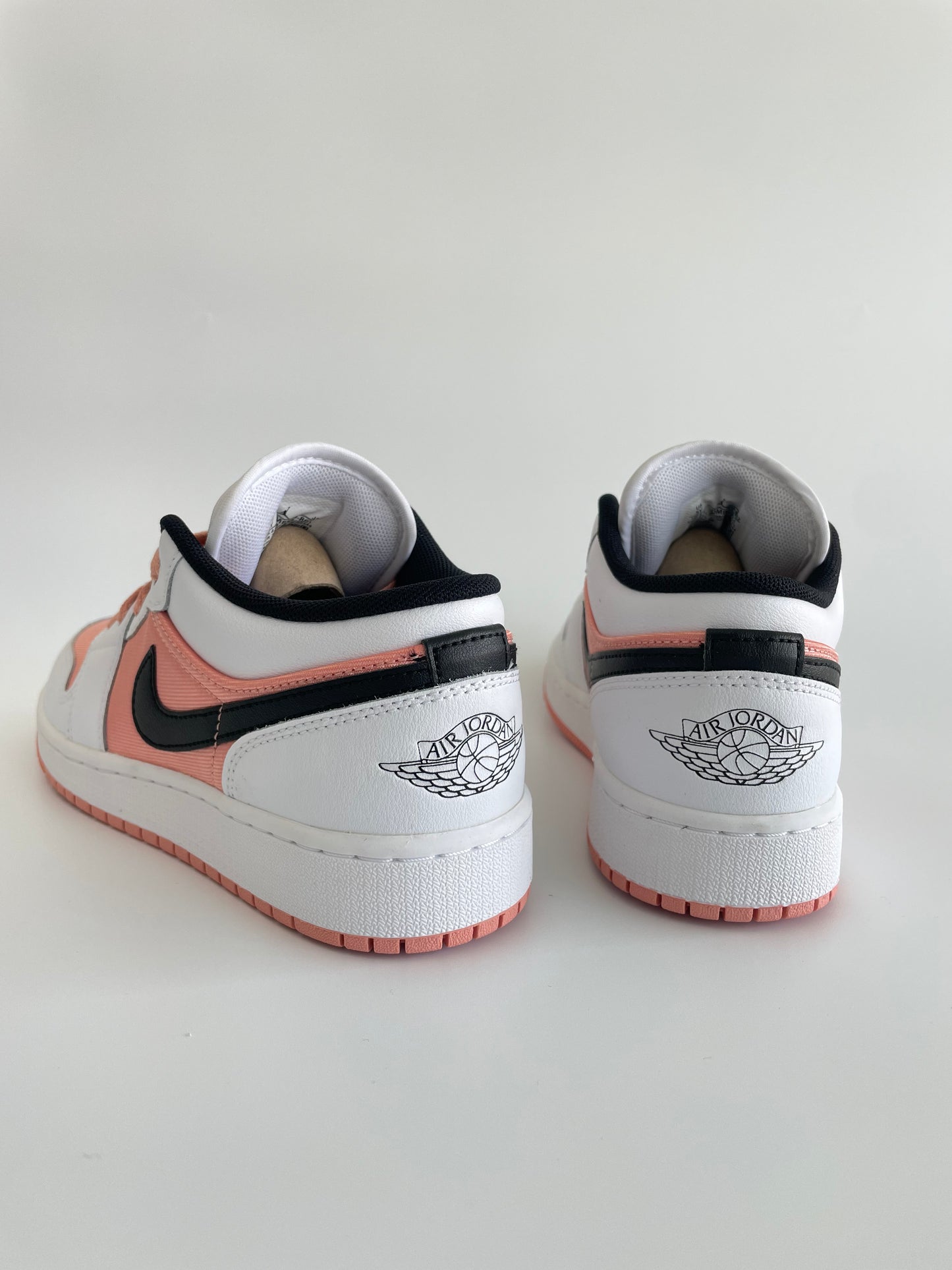 Jordan 1 Low “White Light Madder Root” (GS)