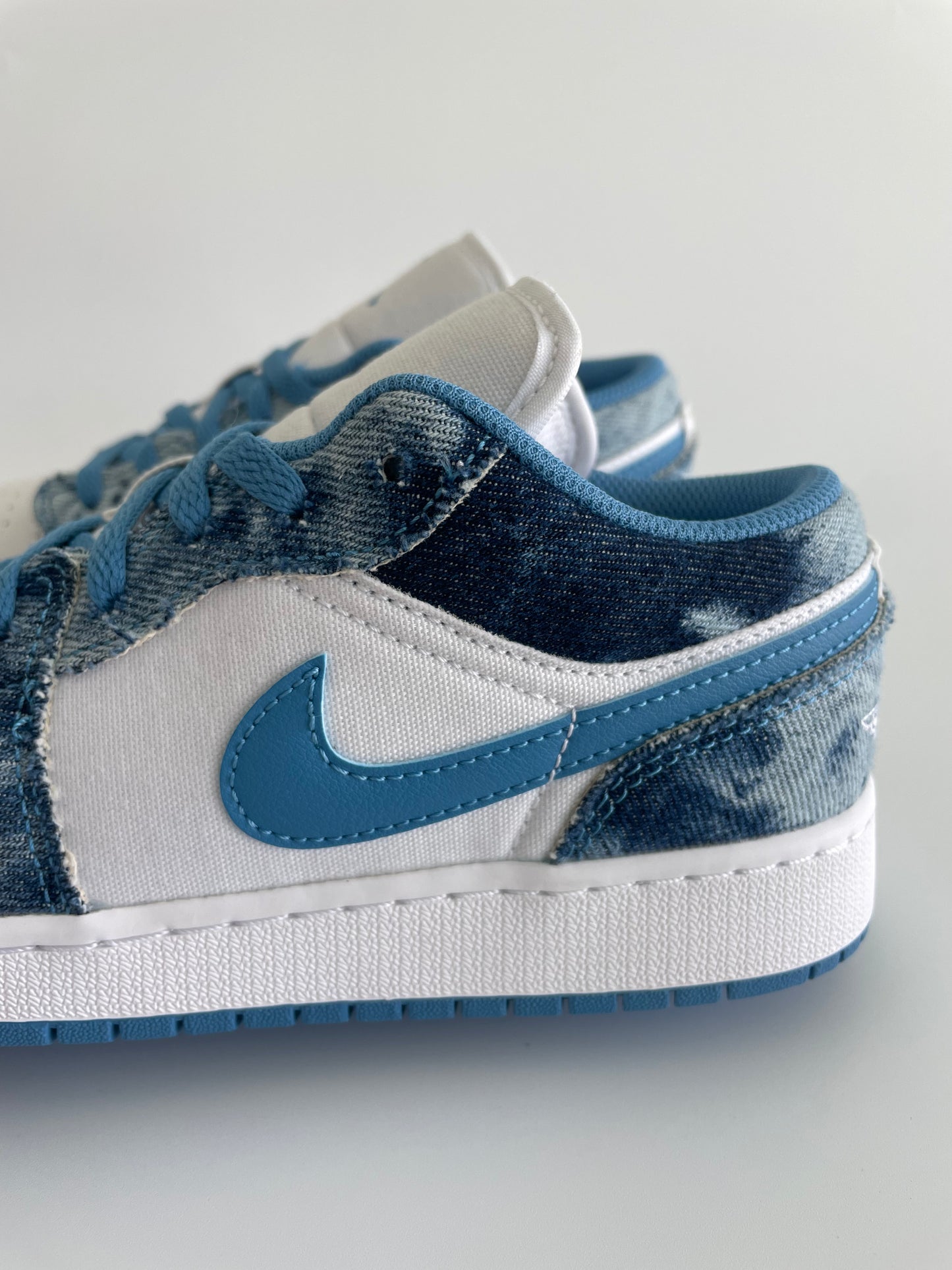 Jordan 1 Low “Washed Denim” (GS)