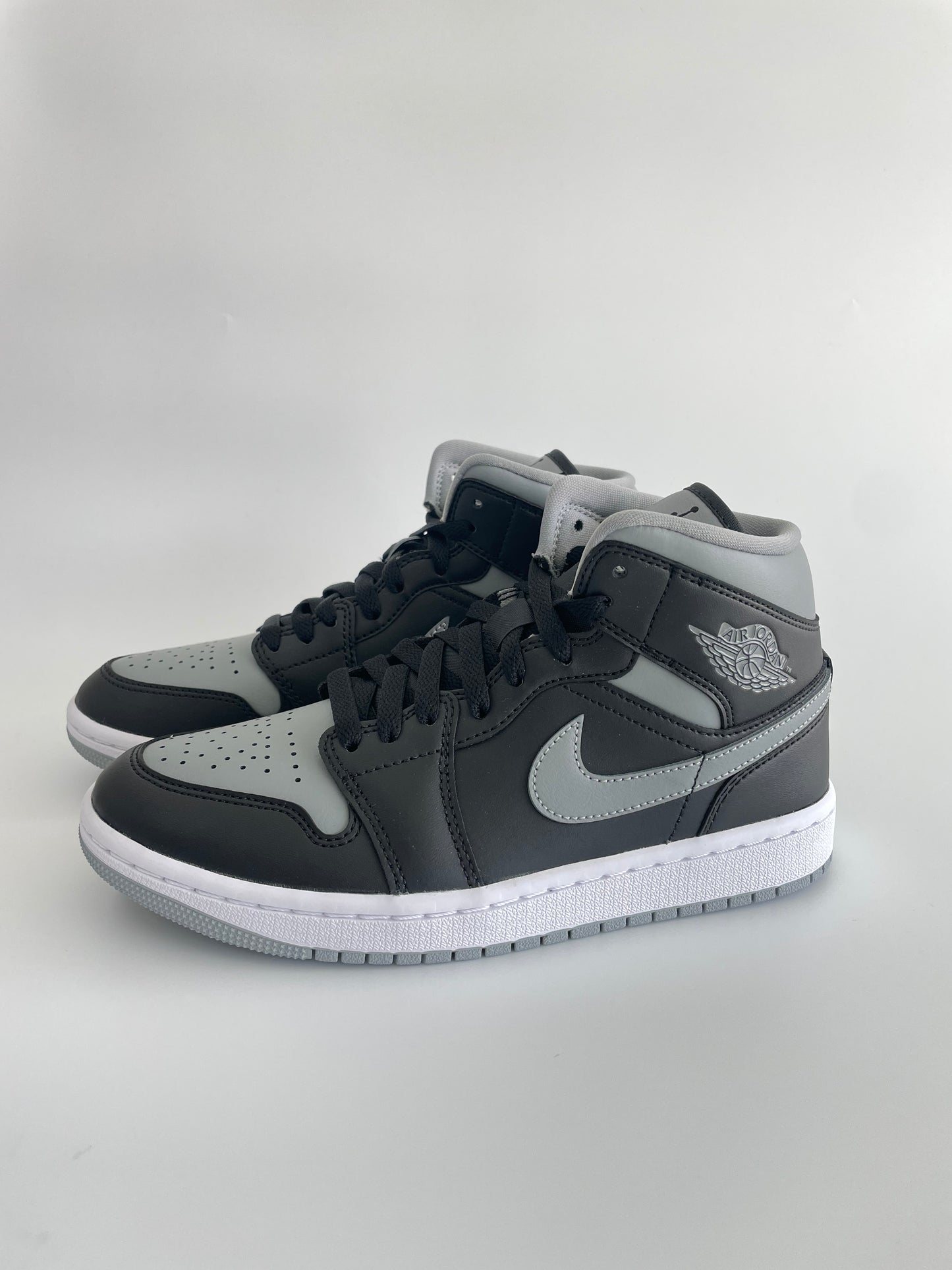 Jordan 1 Mid “Shadow” (W)