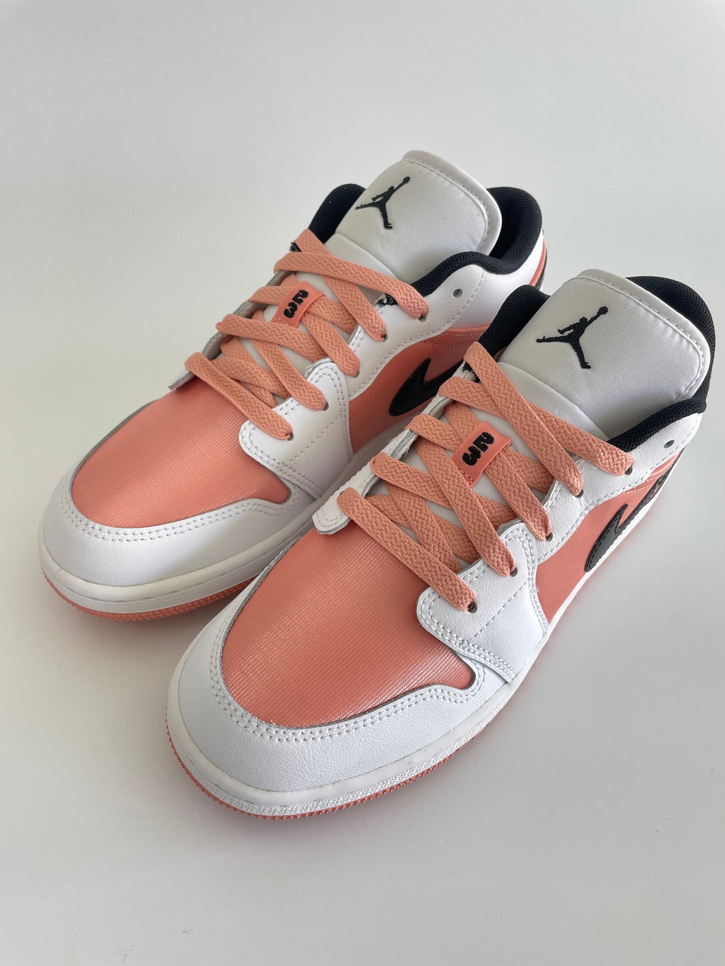 Jordan 1 Low “White Light Madder Root” (GS)