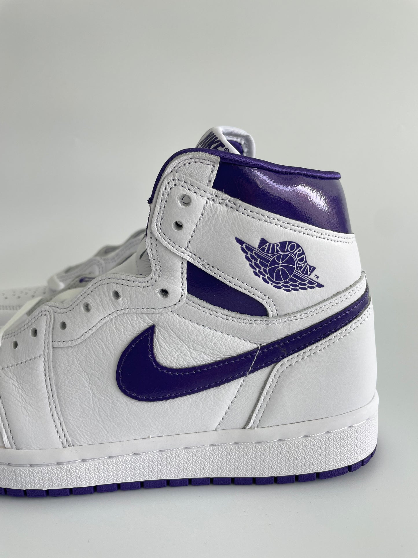 Jordan 1 High “Court Purple” (W)